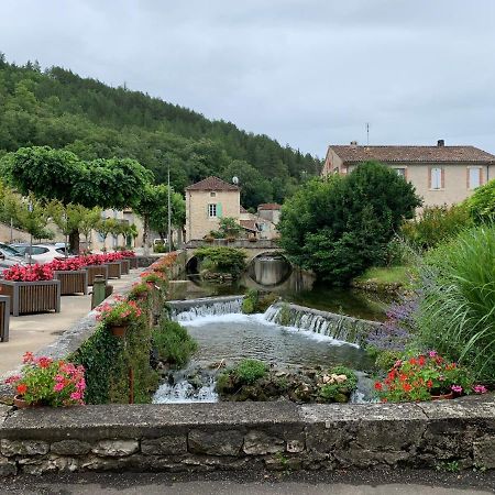 Spacious Apartment In A Charming, Tranquil Village Saint-Vincent-Rive-d'Olt Екстер'єр фото