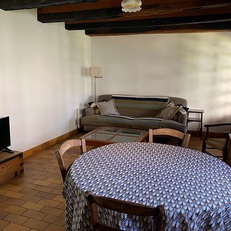 Spacious Apartment In A Charming, Tranquil Village Saint-Vincent-Rive-d'Olt Екстер'єр фото