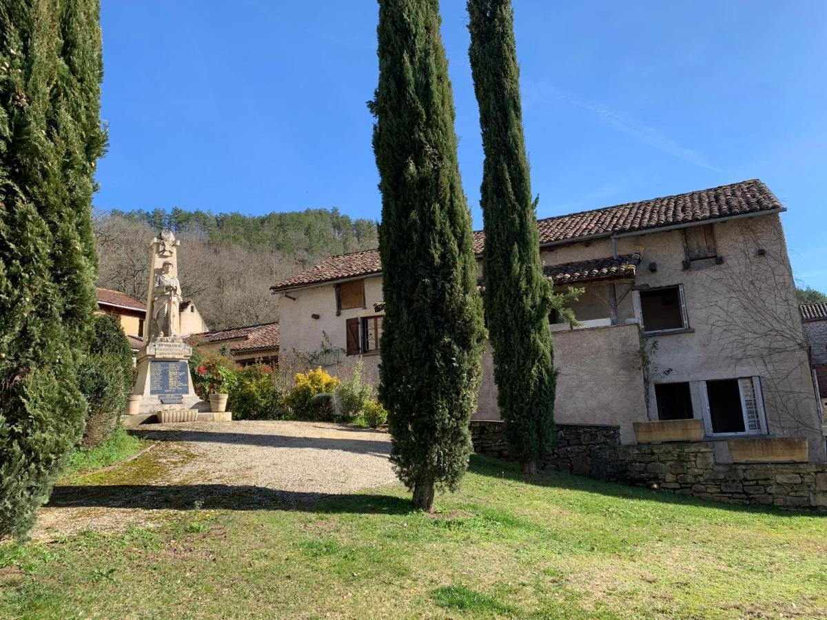 Spacious Apartment In A Charming, Tranquil Village Saint-Vincent-Rive-d'Olt Екстер'єр фото