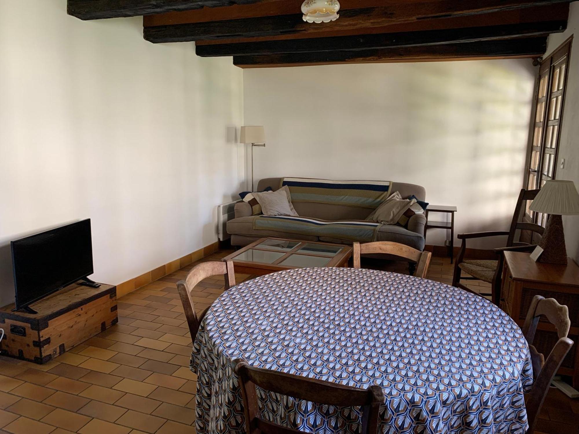Spacious Apartment In A Charming, Tranquil Village Saint-Vincent-Rive-d'Olt Екстер'єр фото